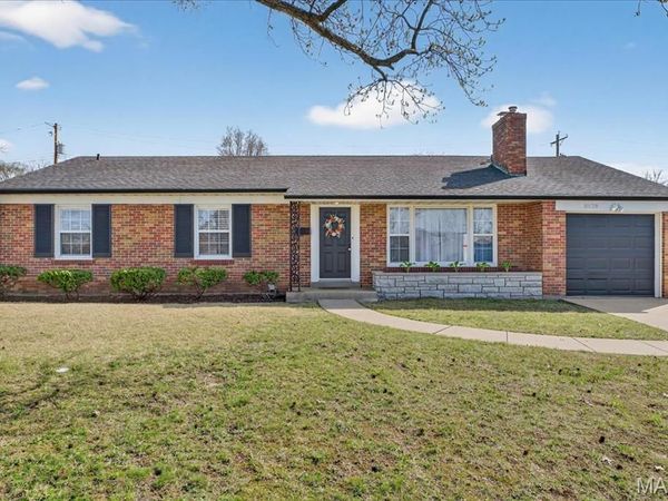 8628 Mayflower Court, St Louis, MO 63132