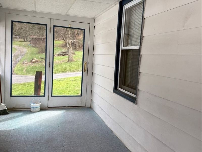 668 Springview Road, East Liverpool, OH 43920 Photo 8