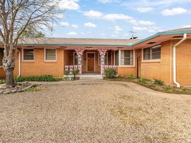 2000 Standifer Street, Fort Worth, TX 76164