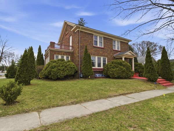 201 Capital St, Burlington, WI 53105