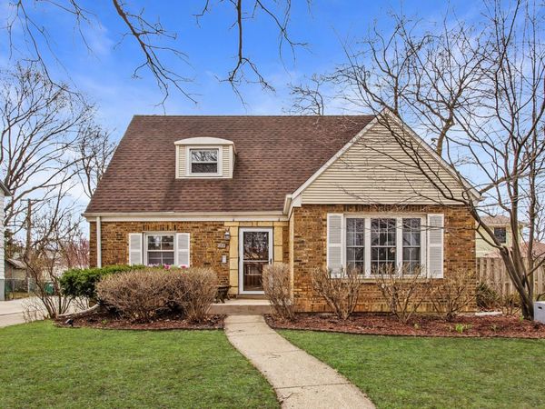 1019 Division Street , Oak Park, IL 60302