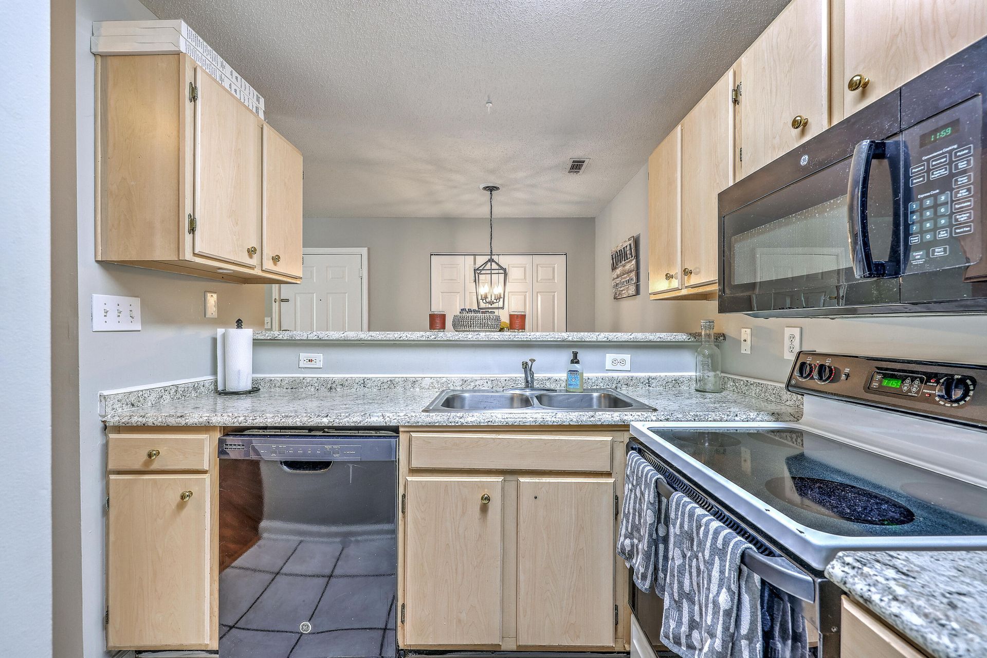 188 Midland Parkway Photo 11