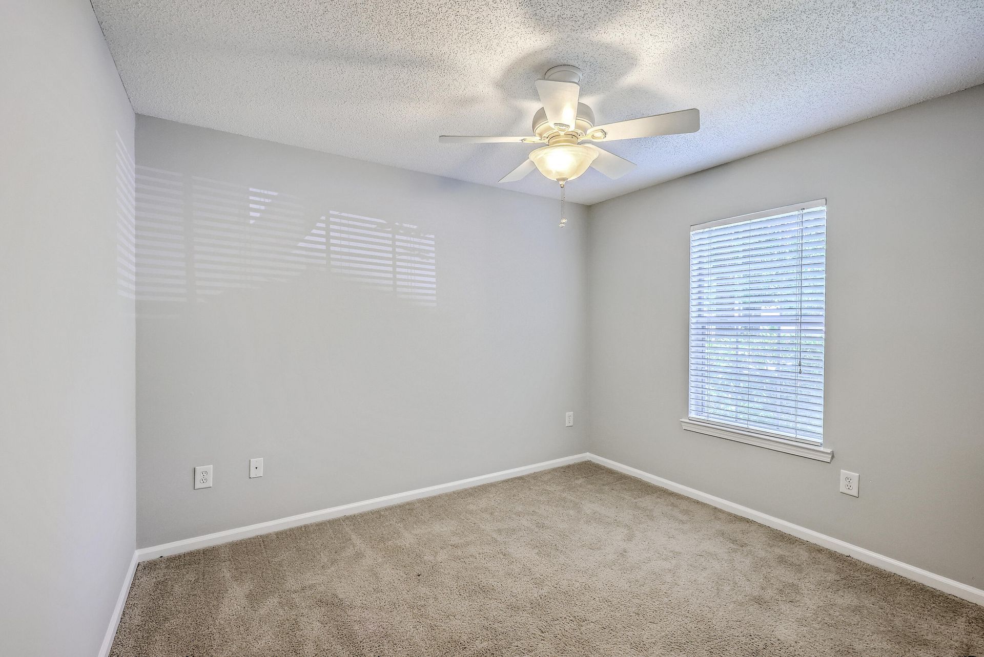 188 Midland Parkway Photo 20