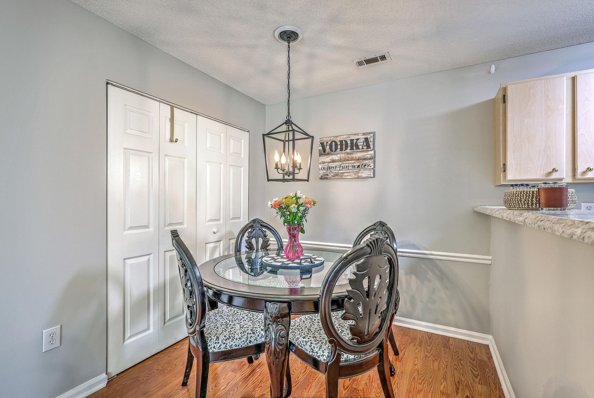 188 Midland Parkway Photo 8