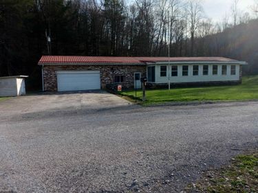 8106 Alton Road, Adrian, WV 26210