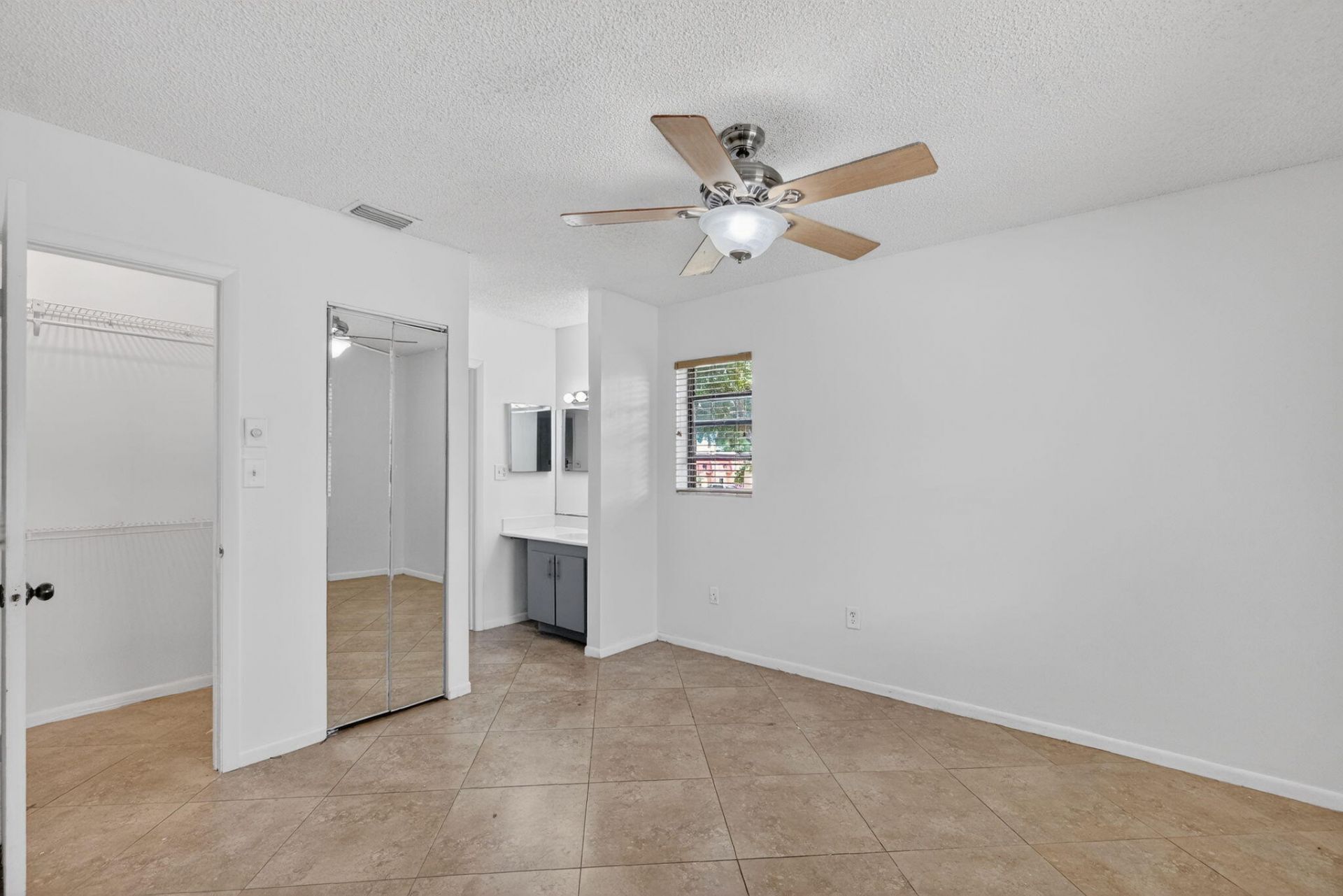 6001 Shakerwood Circle, Unit 201, Tamarac, FL 33319 Photo