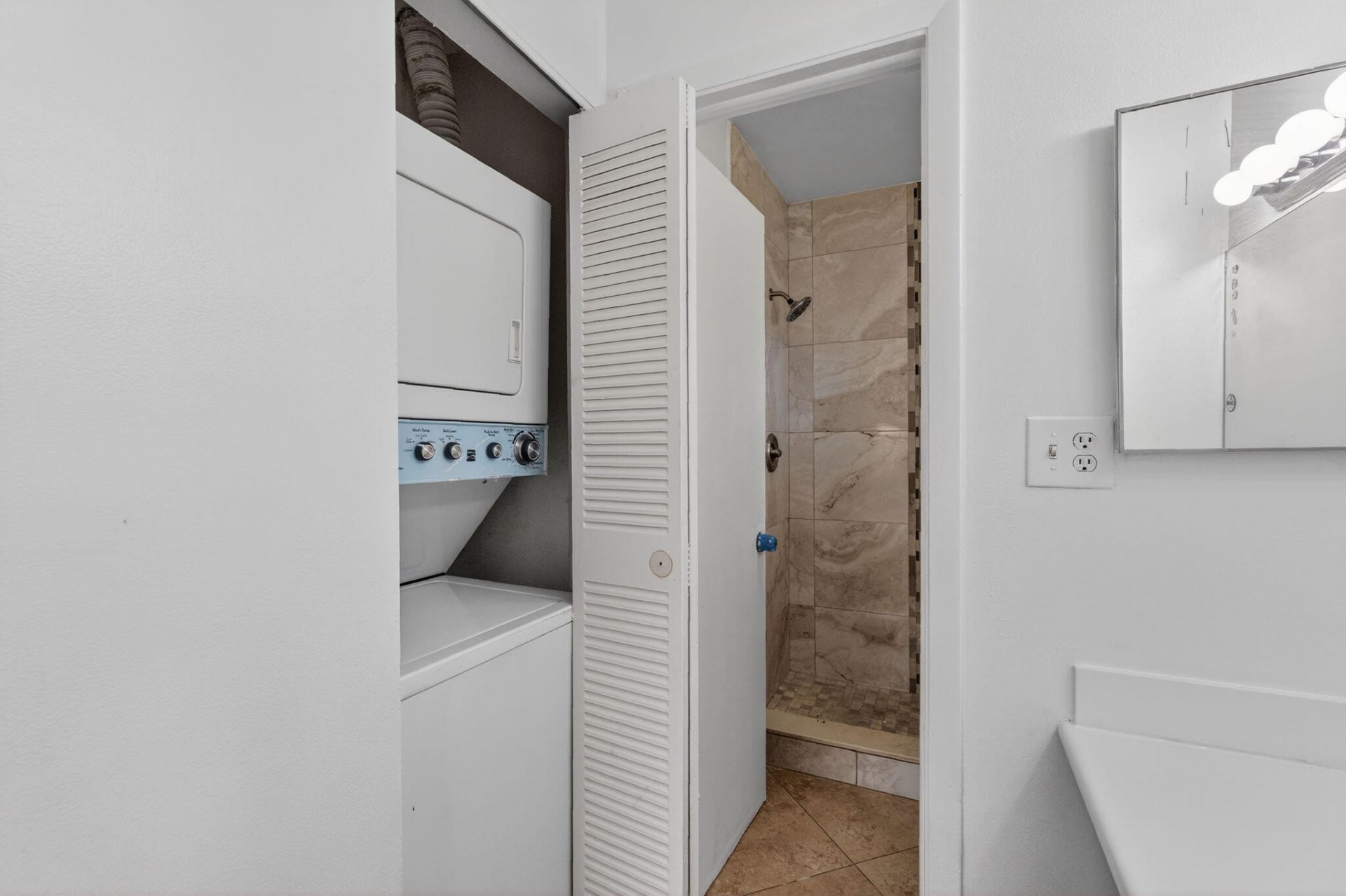 6001 Shakerwood Circle, Unit 201, Tamarac, FL 33319 Photo