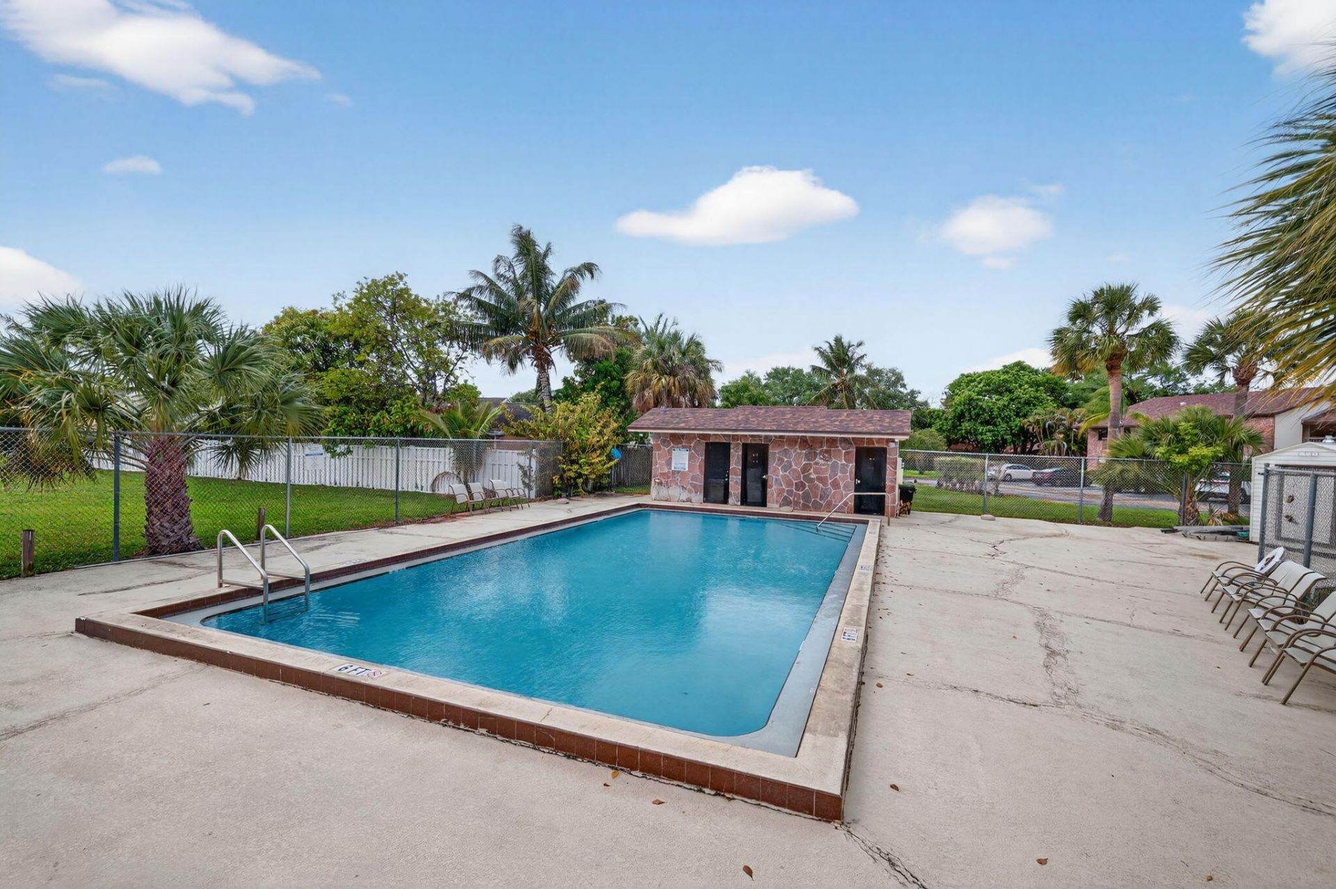 6001 Shakerwood Circle, Unit 201, Tamarac, FL 33319 Photo