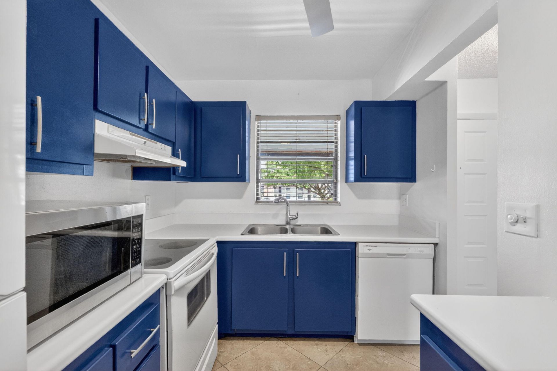 6001 Shakerwood Circle, Unit 201, Tamarac, FL 33319 Photo