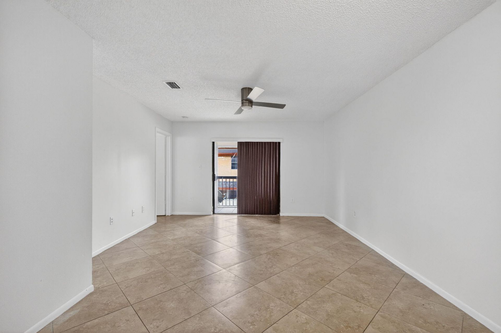 6001 Shakerwood Circle, Unit 201, Tamarac, FL 33319 Photo