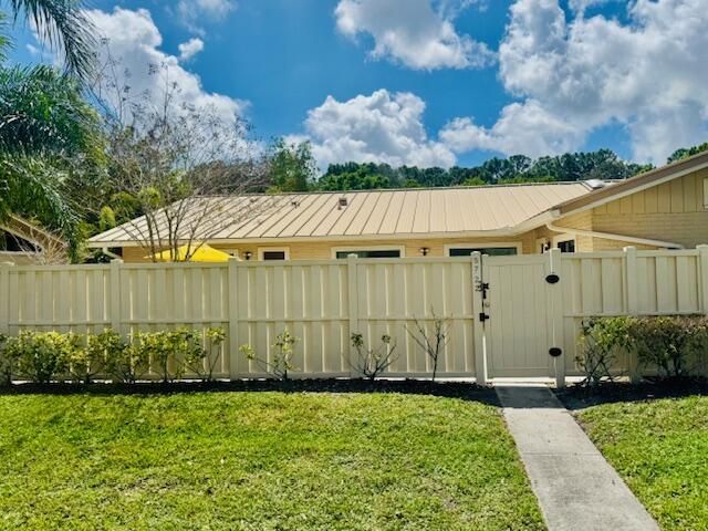 5722 Golden Eagle Circle, Palm Beach Gardens, FL 33418 Photo