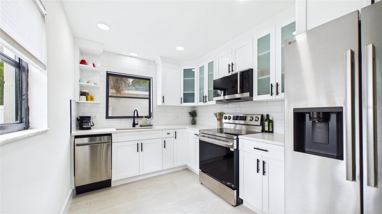 1920 New Hampshire Avenue Ne, Saint Petersburg, FL 33703 Photo