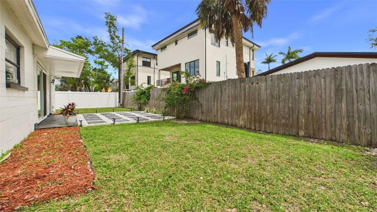 1920 New Hampshire Avenue Ne, Saint Petersburg, FL 33703 Photo