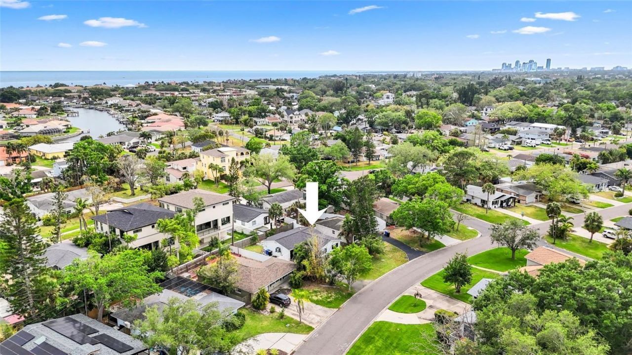 1920 New Hampshire Avenue Ne, Saint Petersburg, FL 33703 Photo