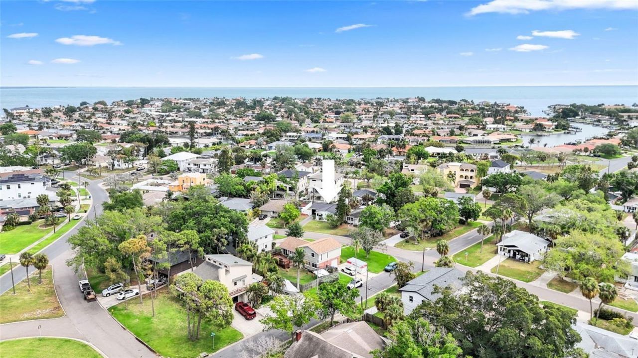 1920 New Hampshire Avenue Ne, Saint Petersburg, FL 33703 Photo