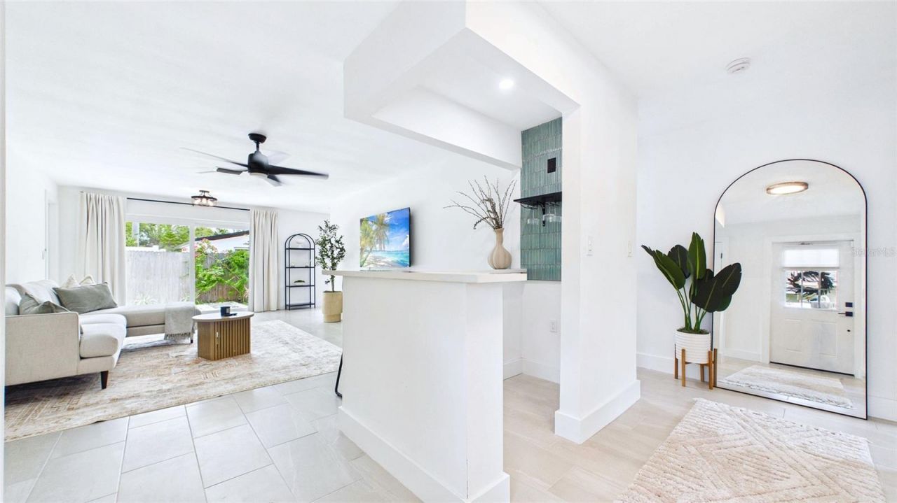 1920 New Hampshire Avenue Ne, Saint Petersburg, FL 33703 Photo