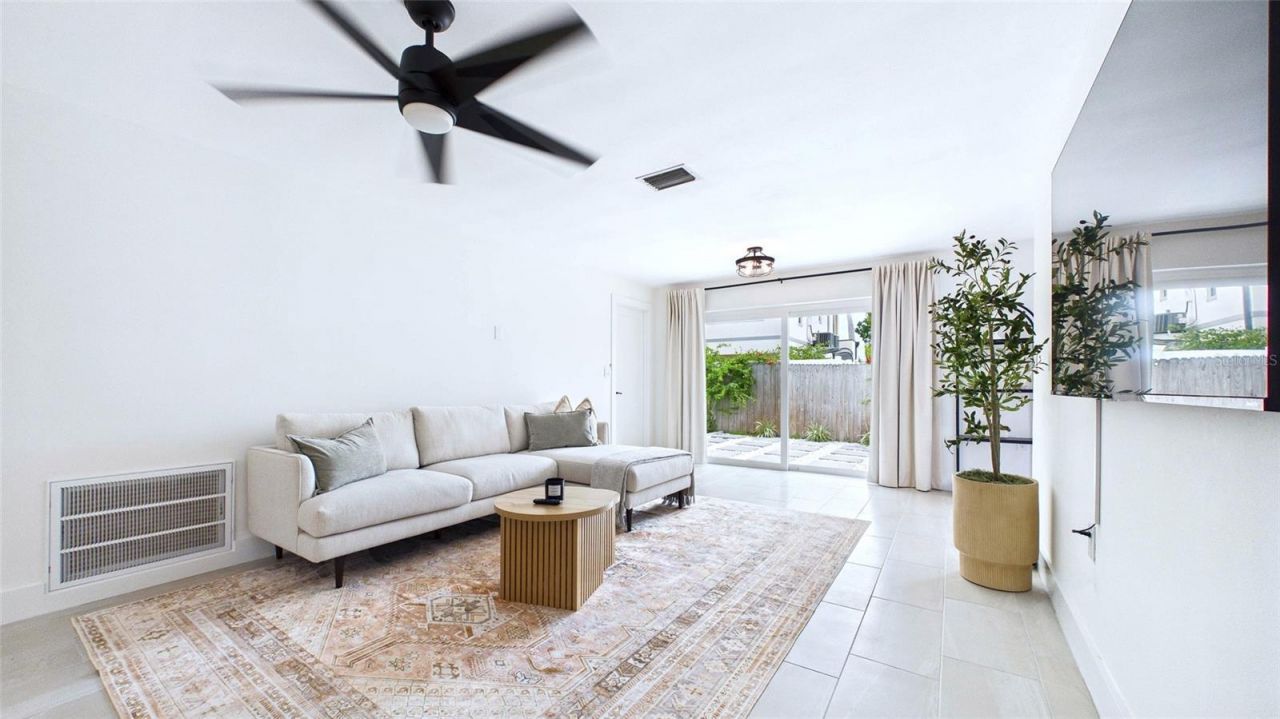 1920 New Hampshire Avenue Ne, Saint Petersburg, FL 33703 Photo