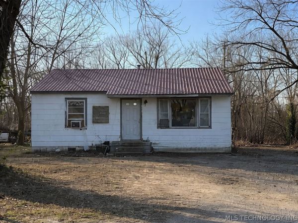 2101 S Johnstone Avenue , Bartlesville, OK 74003