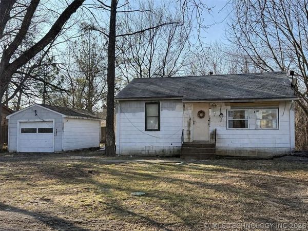 2105 S Johnstone Avenue , Bartlesville, OK 74003