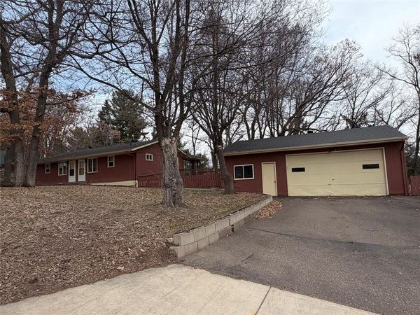 2724 Somona Parkway, Unit 1&2, Eau Claire, WI 54703