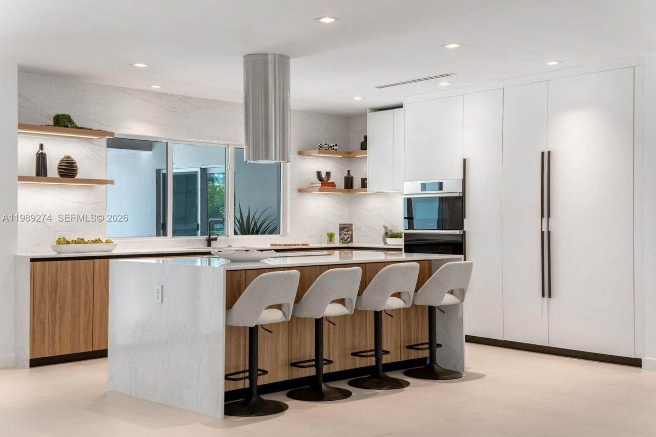 19721 NE 23 Ave, Miami, FL 33180 Photo