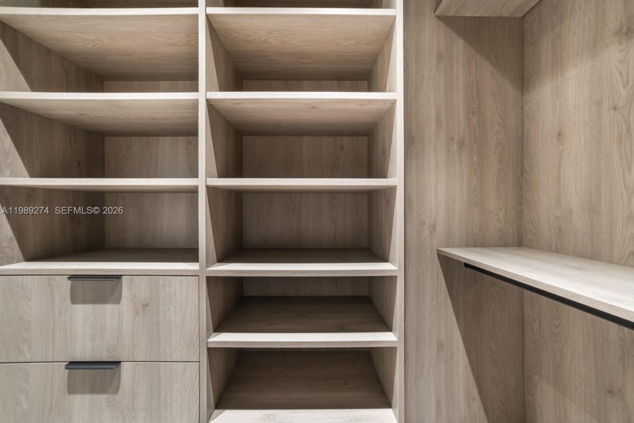 19721 NE 23 Ave, Miami, FL 33180 Photo