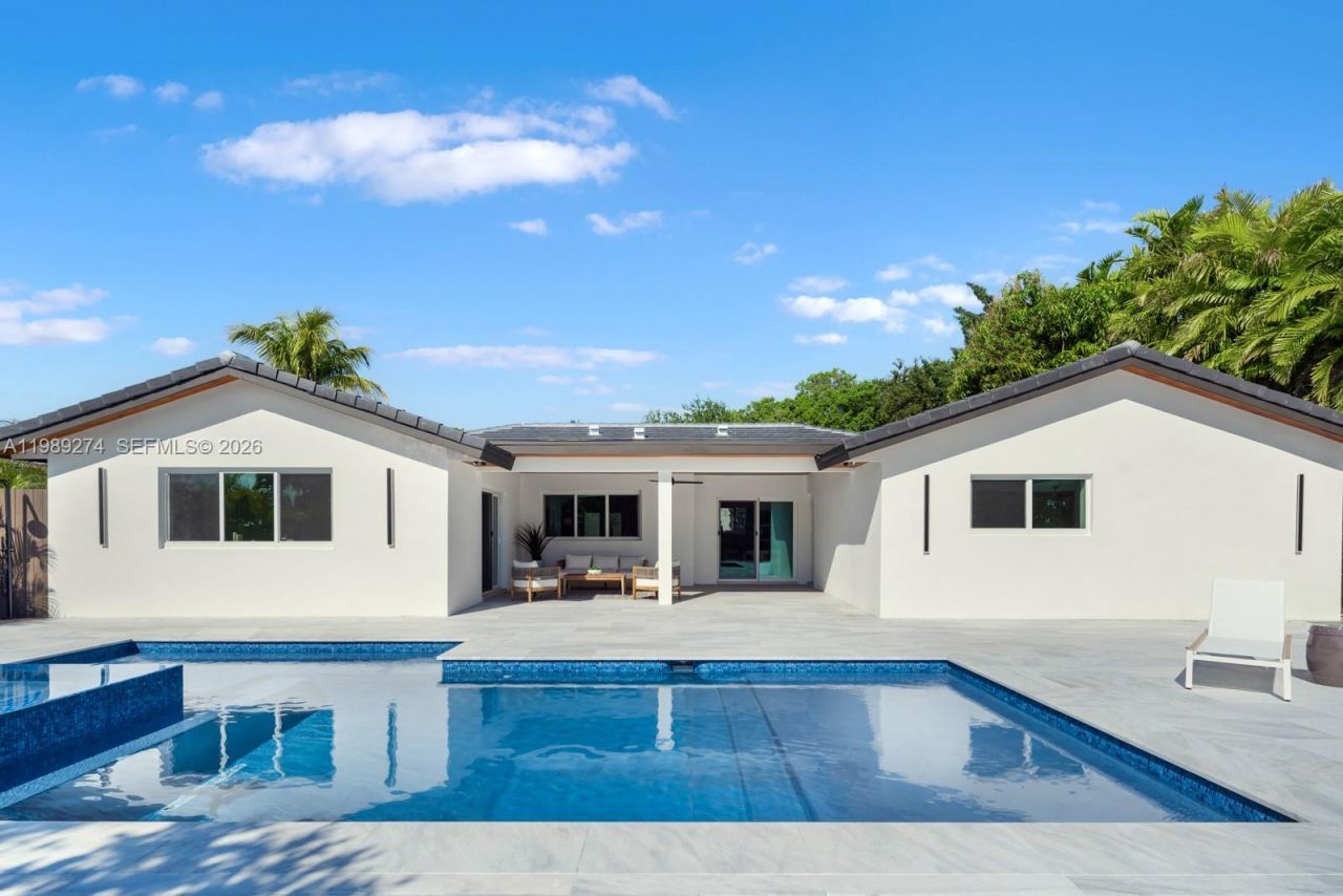 19721 NE 23 Ave , Miami, FL 33180 Photo