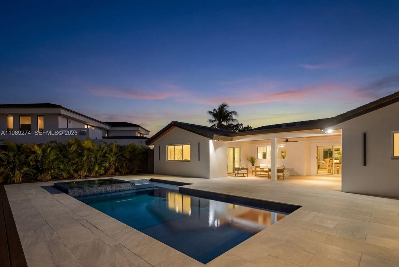 19721 NE 23 Ave, Miami, FL 33180 Photo