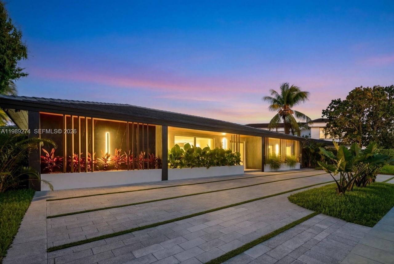 19721 NE 23 Ave , Miami, FL 33180 Photo