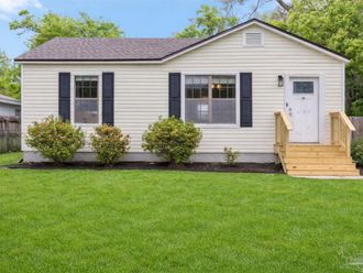 1760 W Romana St Pensacola, FL 32502