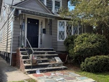 12 Hillcrest Rd, Maplewood, NJ 07040