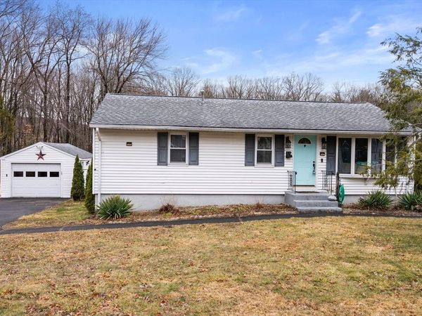 19 New Ludlow Rd, Granby, MA 01033