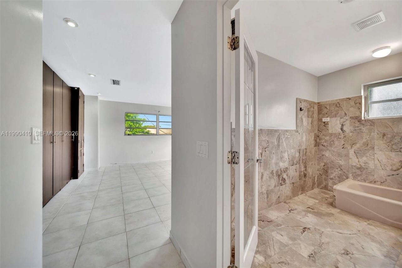 2293 NE 122nd St , Unit 2293, North Miami, FL 33181 Photo