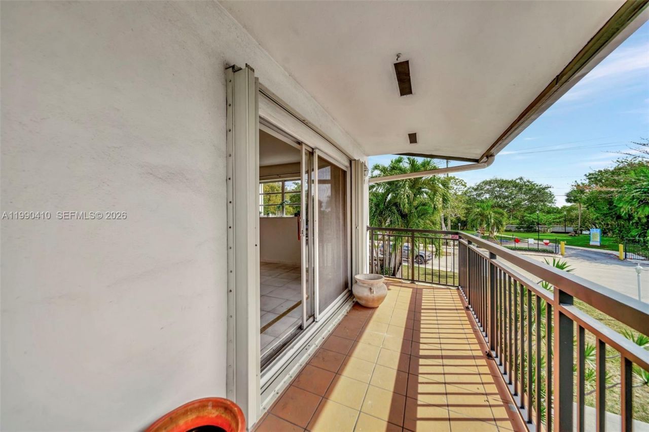 2293 NE 122nd St , Unit 2293, North Miami, FL 33181 Photo