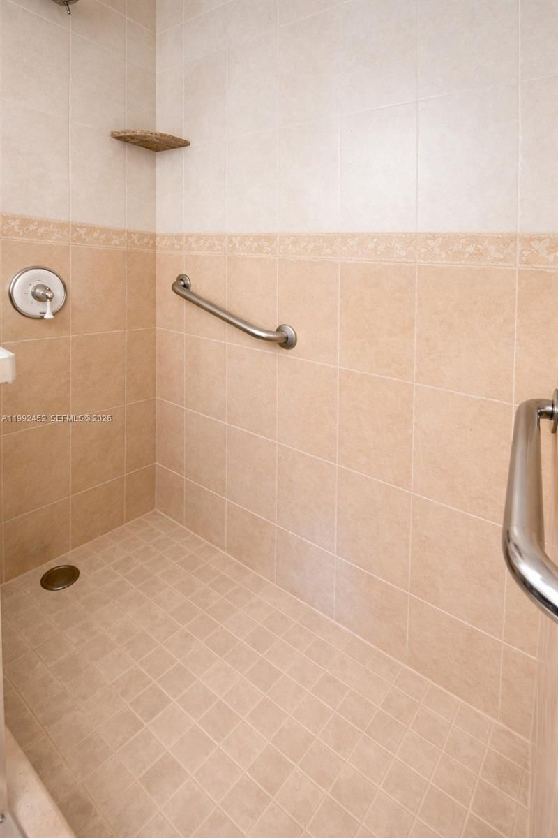 1425 Atlantic Shores Blvd , Unit 501, Hallandale Beach, FL 33009 Photo