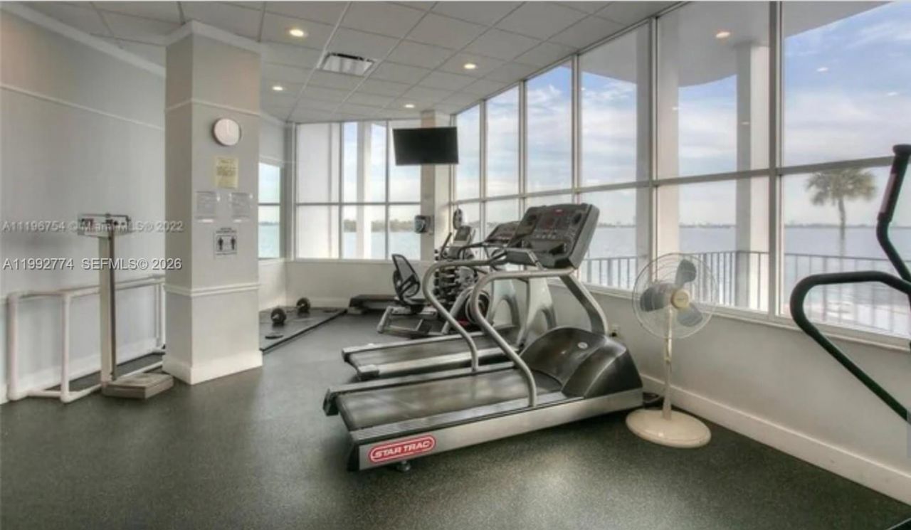 11930 N Bayshore Dr , Unit 1006, North Miami, FL 33181 Photo