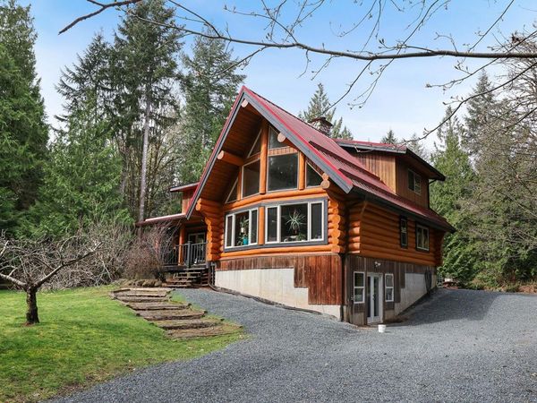 7889 Macartney Dr, Fanny Bay, BC V0R 1W0