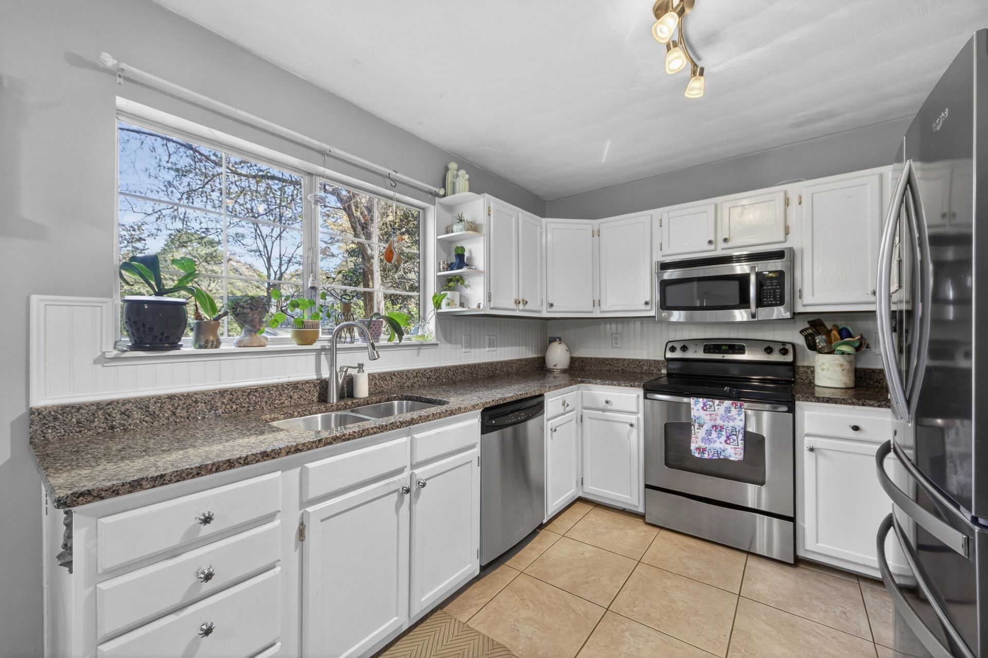 1352 Battery Glover Court Photo 13