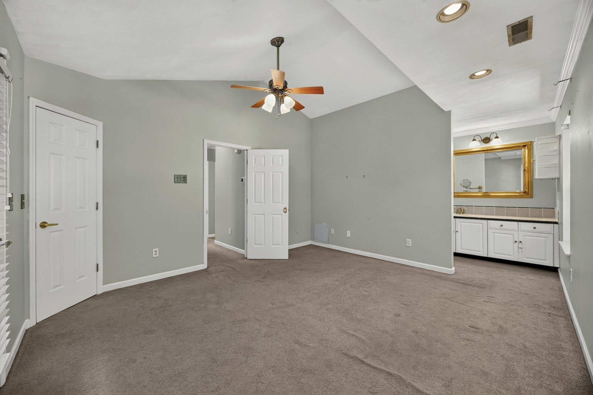 1352 Battery Glover Court Photo 18