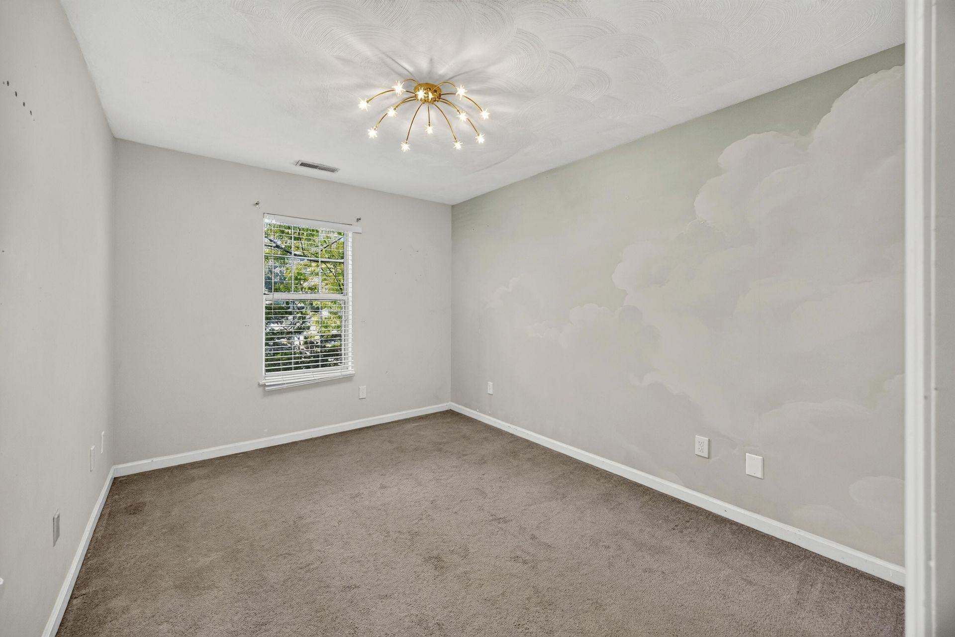 1352 Battery Glover Court Photo 22