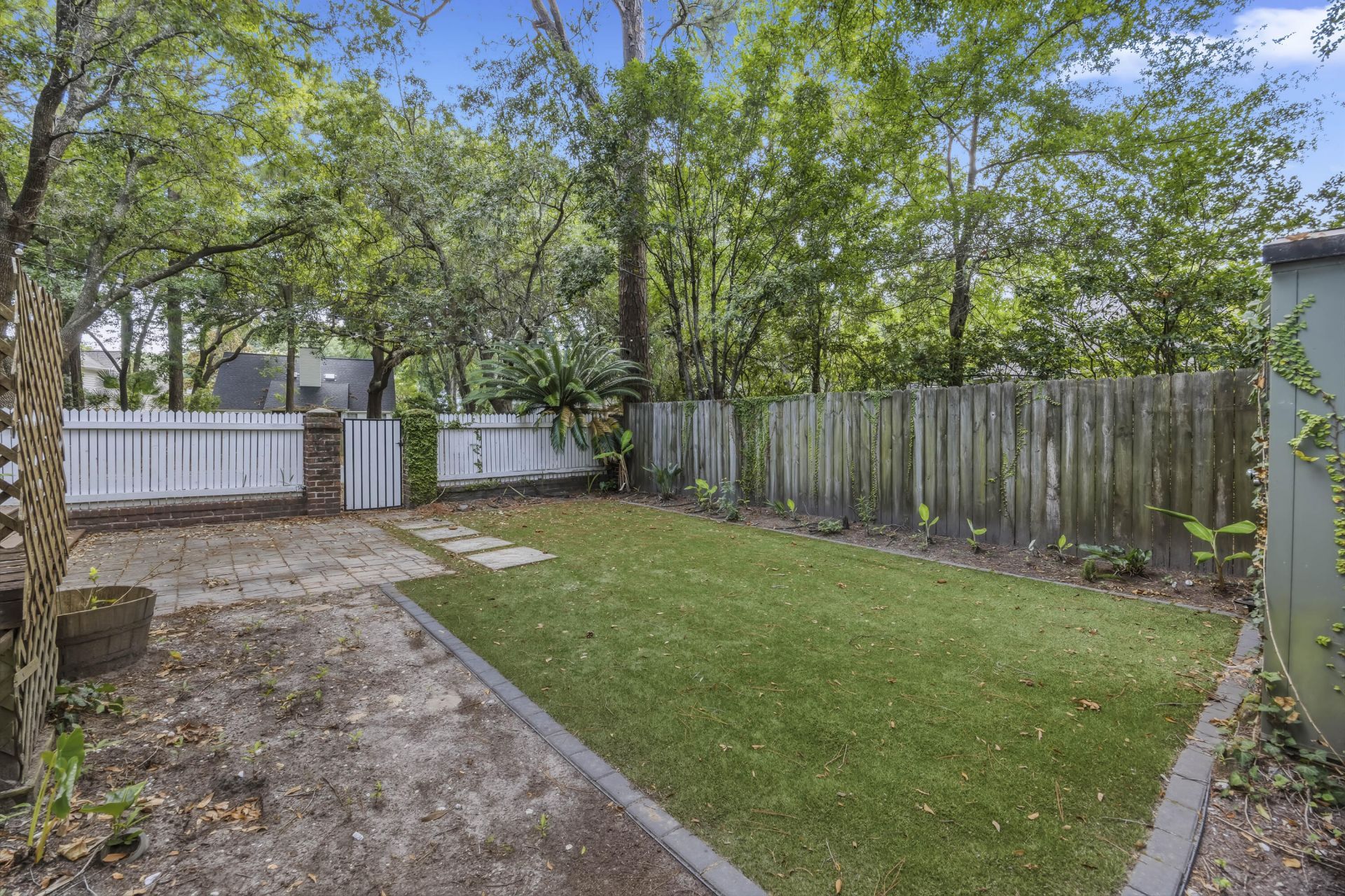 1352 Battery Glover Court Photo 38