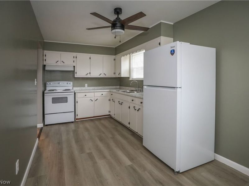 726 Artesian Avenue, Newton Falls, OH 44444 Photo 9