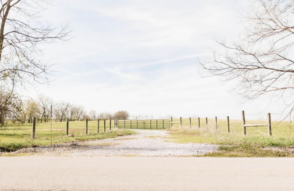 2978 Peacock, Paris, KY 40361