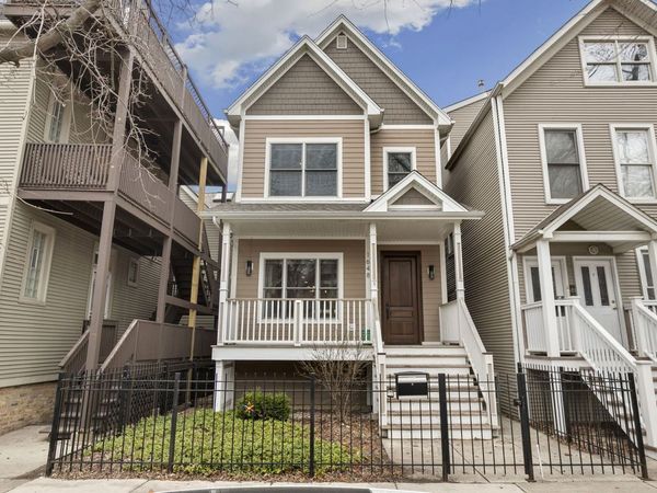 1648 W Fletcher Street , Chicago, IL 60657