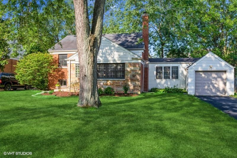 932 Echo Lane, Glenview, IL 60025 Main Photo