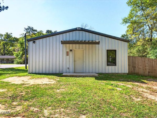 845 Faith Avenue, Graceville, FL 32440