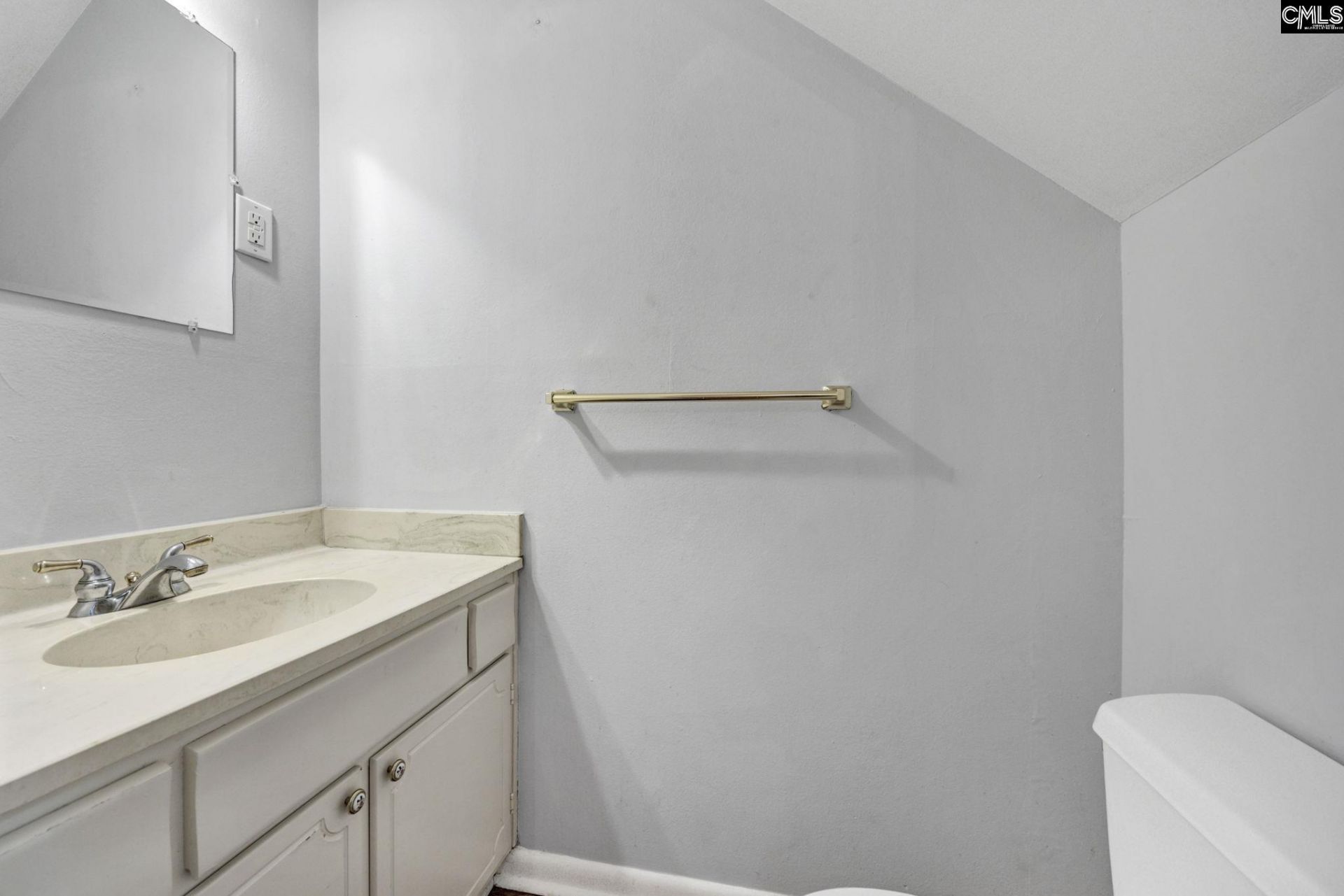 1709 Grays Inn Road Photo 10