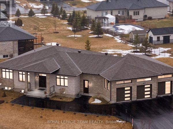 7125 Still Meadow Way, Ottawa, ON K4P1B8