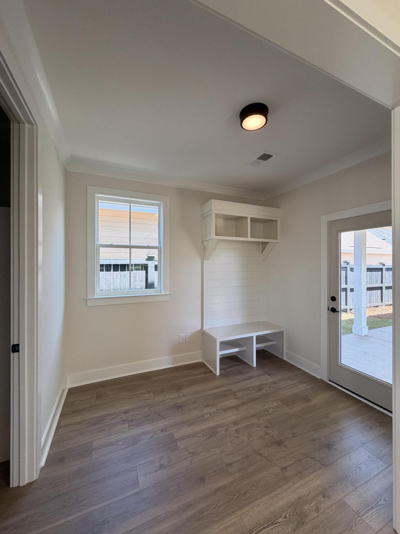 709 Rumbling Leaf Lane Photo 15