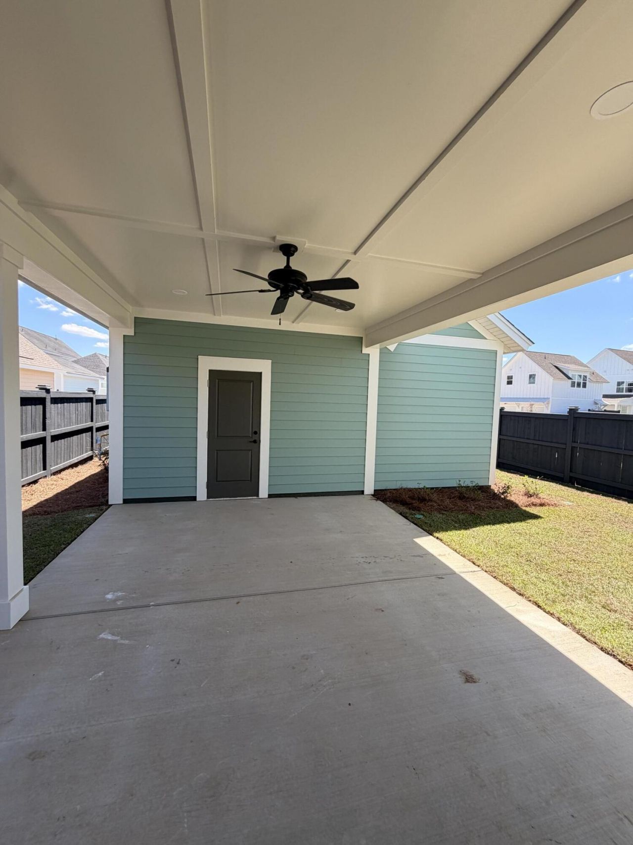 709 Rumbling Leaf Lane Photo 18